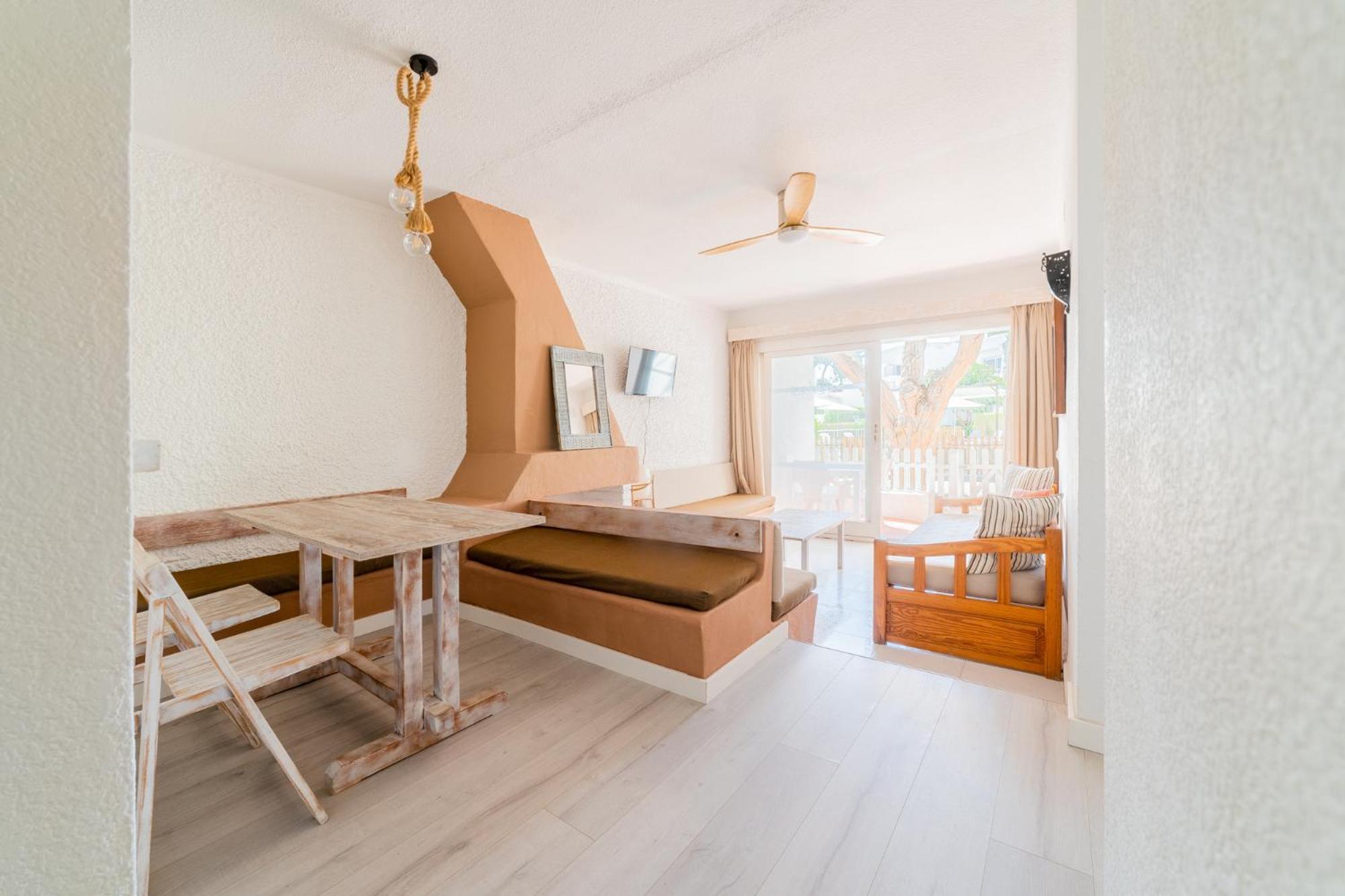 Atlas Apartments Ibiza Santa Eulària des Riu Extérieur photo